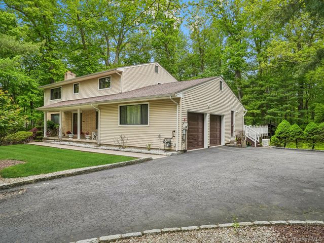 4 Lochness Lane, New City, NY 10956