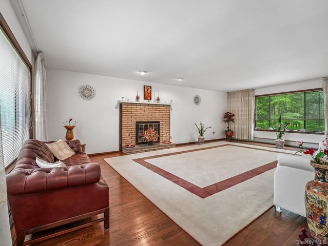 4 Lochness Lane, New City, NY 10956
