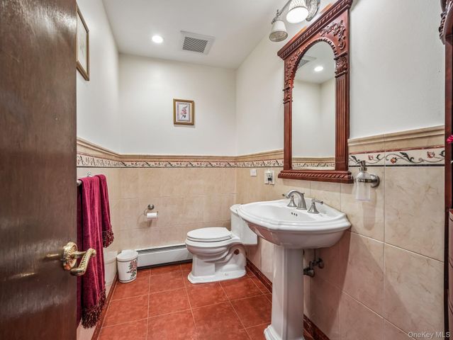 4 Lochness Lane, New City, NY 10956