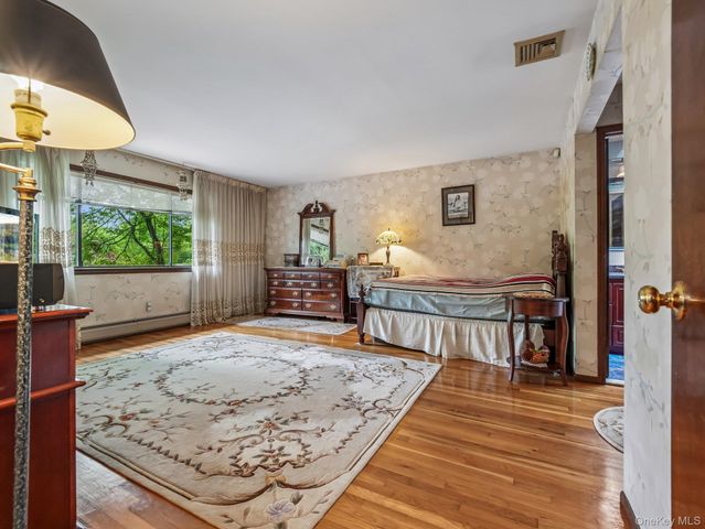 4 Lochness Lane, New City, NY 10956