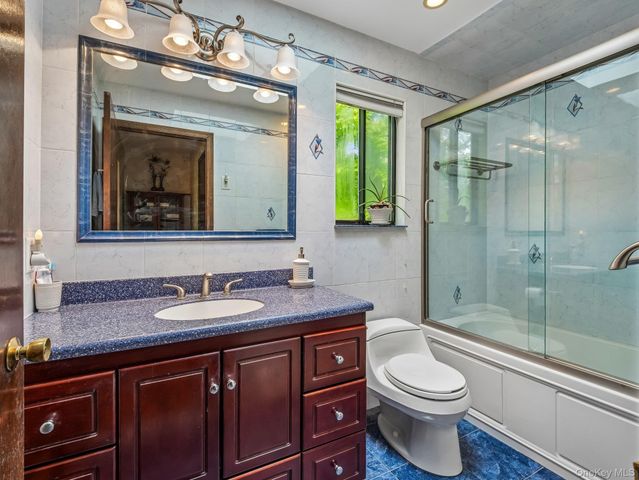 4 Lochness Lane, New City, NY 10956