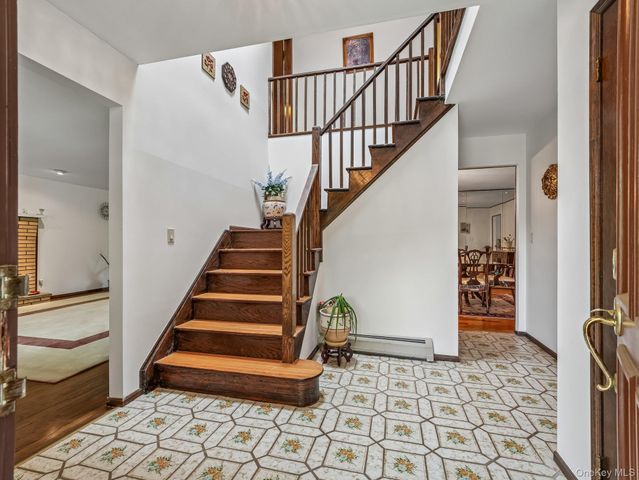 4 Lochness Lane, New City, NY 10956