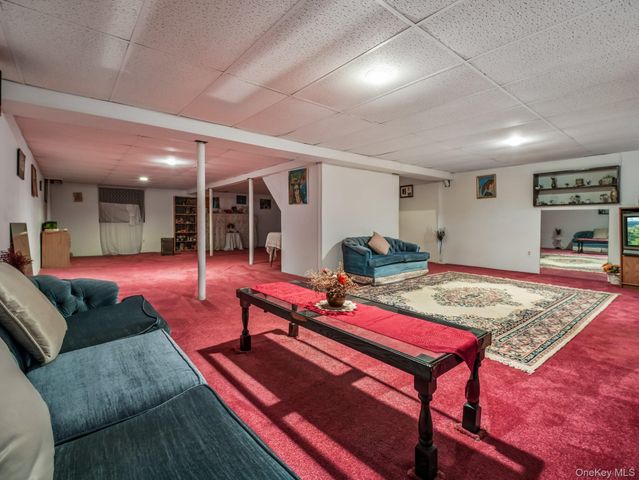 4 Lochness Lane, New City, NY 10956
