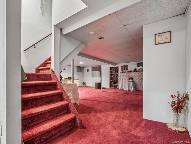 4 Lochness Lane, New City, NY 10956