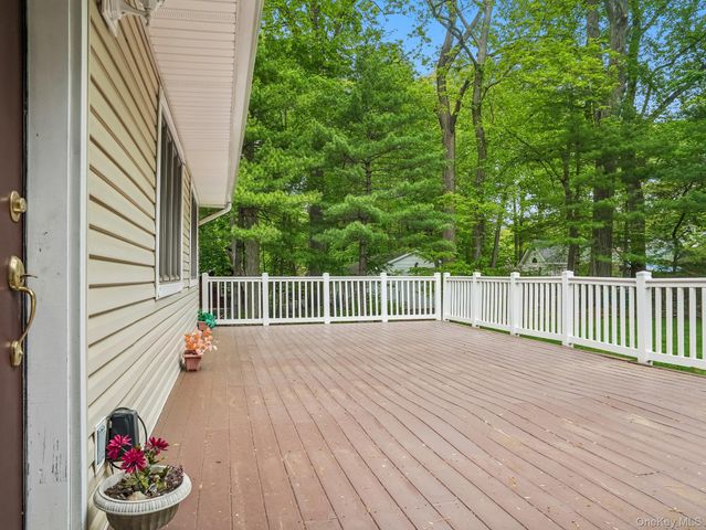 4 Lochness Lane, New City, NY 10956