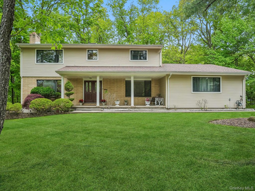 4 Lochness Lane, New City, NY 10956
