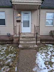 22014 Tuscany Avenue, Eastpointe, MI 48021