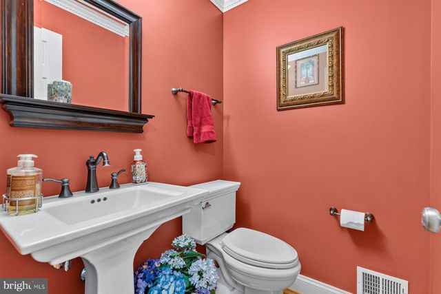 336 APPLE VALLEY RD, Winchester, VA 22602