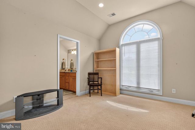336 APPLE VALLEY RD, Winchester, VA 22602