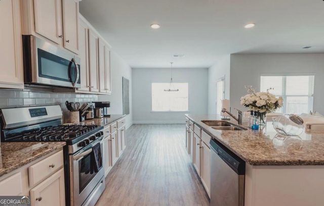 82 Castlemoor Loop, Adairsville, GA 30103