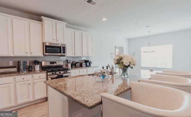 82 Castlemoor Loop, Adairsville, GA 30103