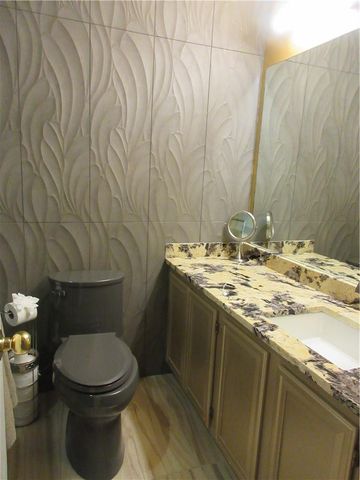 1702 Newning Ave A, Austin, TX 78704