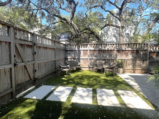 1702 Newning Ave A, Austin, TX 78704