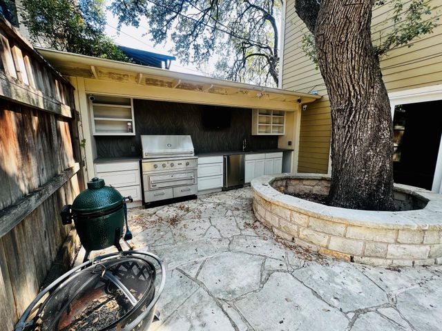 1702 Newning Ave A, Austin, TX 78704