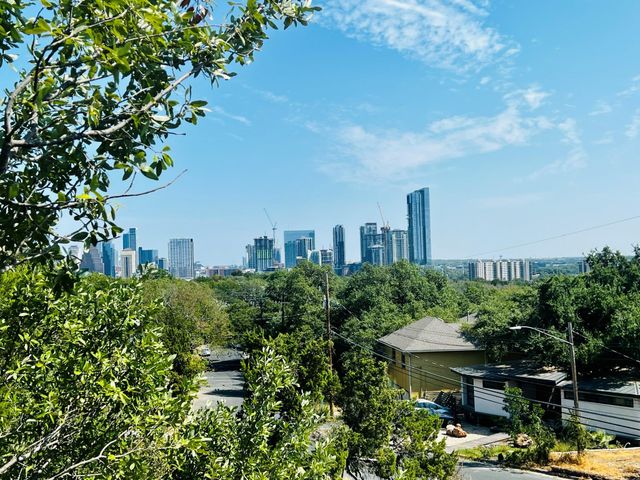 1702 Newning Ave A, Austin, TX 78704