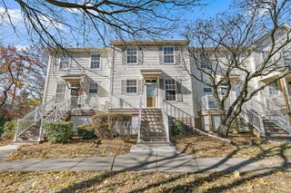 614 Littleton Trail 614, Elgin, IL 60120