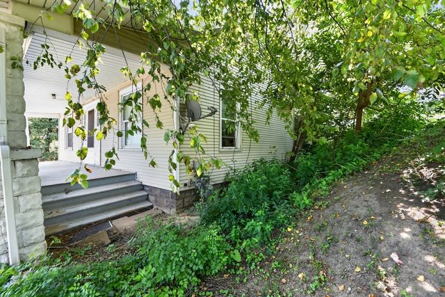 206 8th Street, Silvis, IL 61282