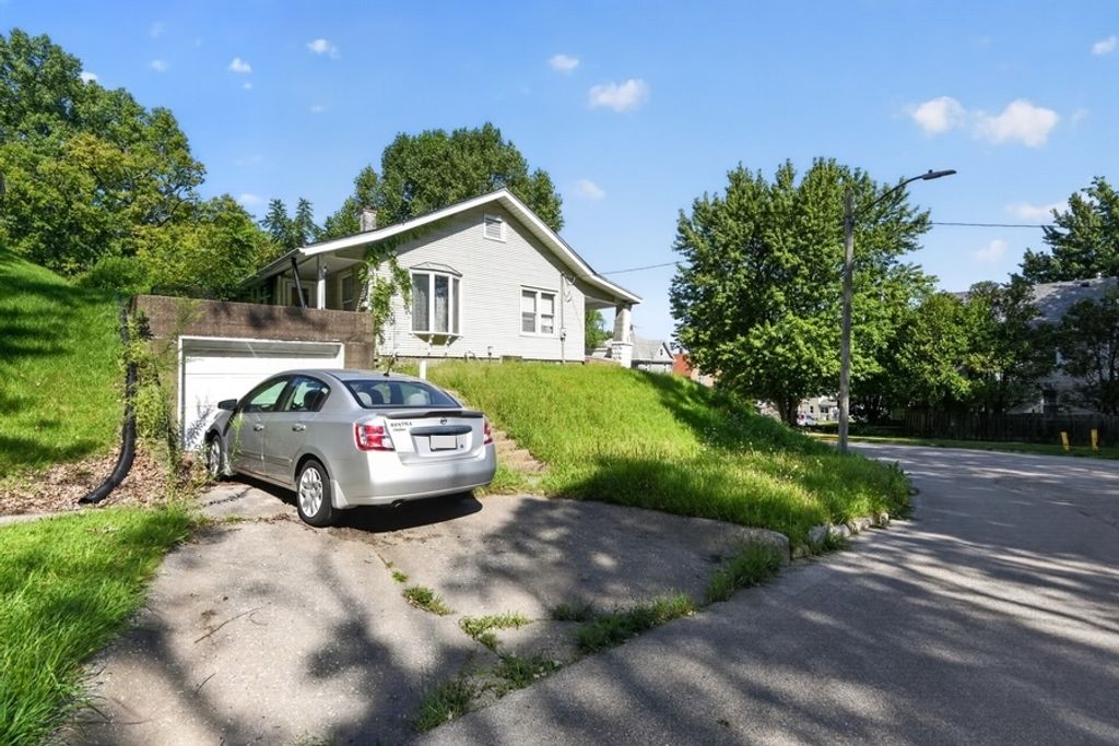 206 8th Street, Silvis, IL 61282