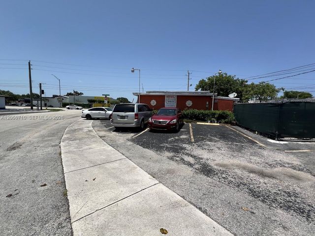 5720 W Hallandale Beach Blvd, West Park, FL 33023