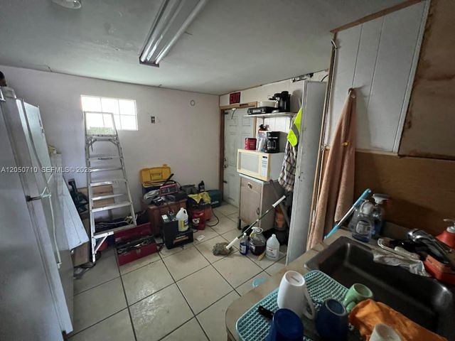 5720 W Hallandale Beach Blvd, West Park, FL 33023