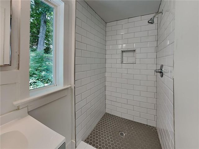 542 S Evelyn NW Place, Atlanta, GA 30318