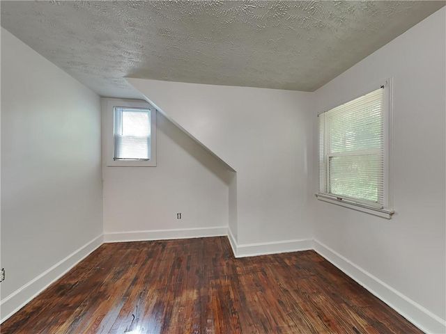 542 S Evelyn NW Place, Atlanta, GA 30318