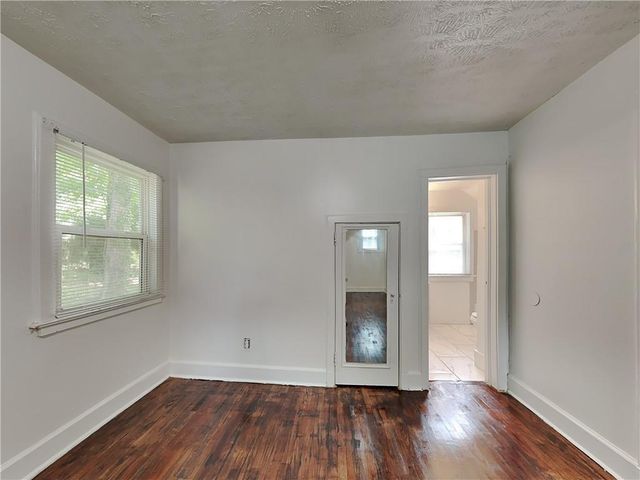 542 S Evelyn NW Place, Atlanta, GA 30318