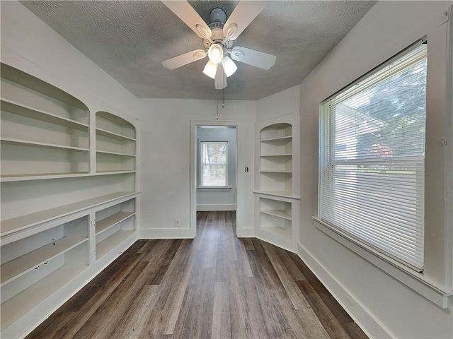 542 S Evelyn NW Place, Atlanta, GA 30318