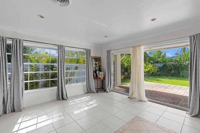 208 34th Street, West Palm Beach, FL 33407