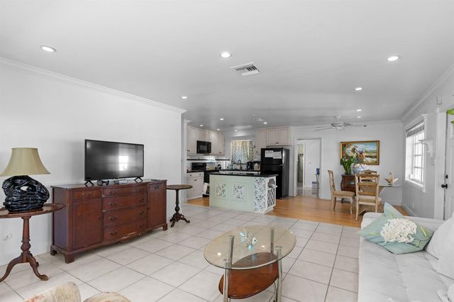 208 34th Street, West Palm Beach, FL 33407