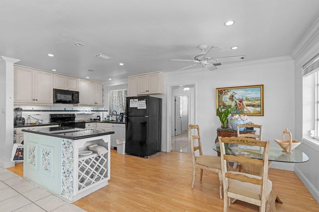 208 34th Street, West Palm Beach, FL 33407