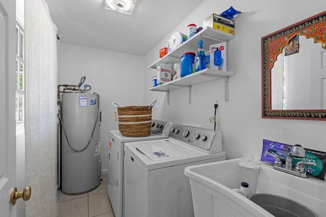208 34th Street, West Palm Beach, FL 33407