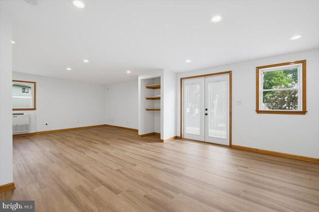 19 LYNCH FARM DR, Newark, DE 19713
