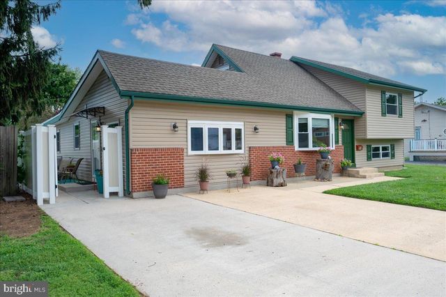 19 LYNCH FARM DR, Newark, DE 19713