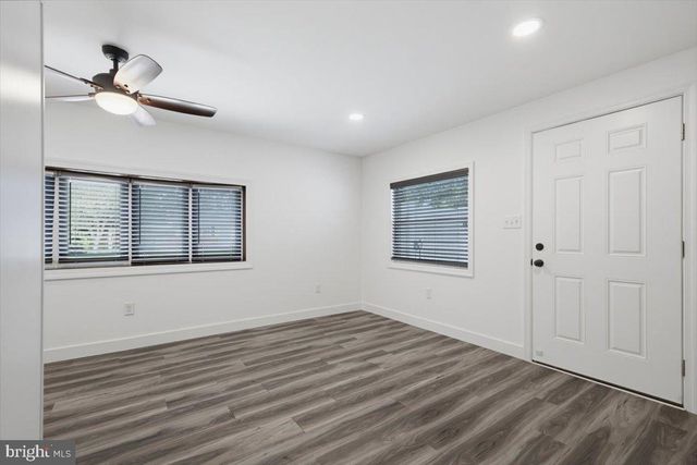 19 LYNCH FARM DR, Newark, DE 19713