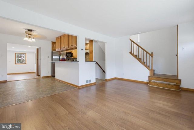 19 LYNCH FARM DR, Newark, DE 19713