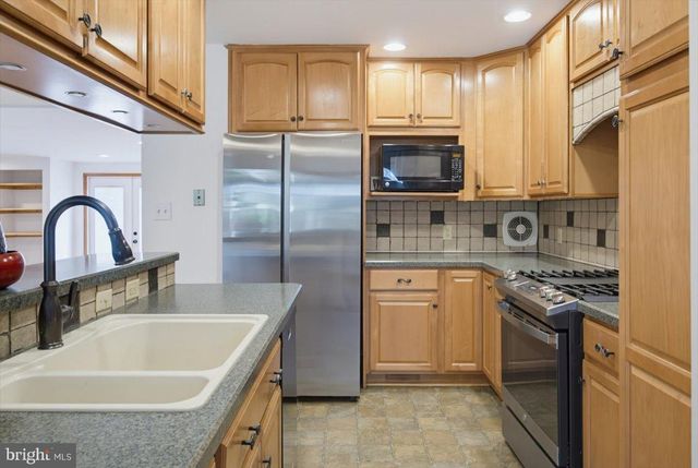 19 LYNCH FARM DR, Newark, DE 19713