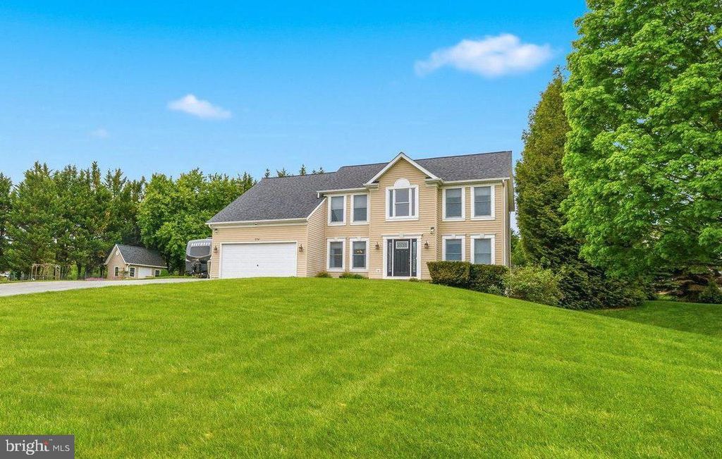 Image 1 of property listing at 6341 TWIN PONDS LN, Mount Airy, MD 21771