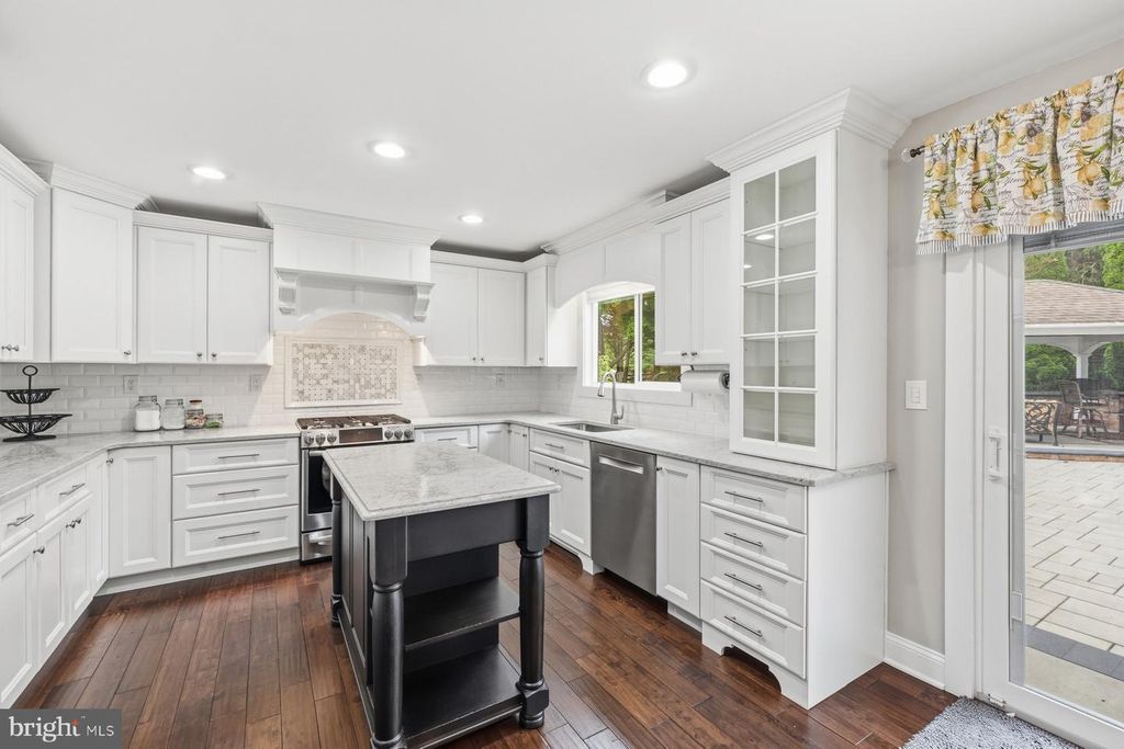 Image 11 of property listing at 6341 TWIN PONDS LN, Mount Airy, MD 21771