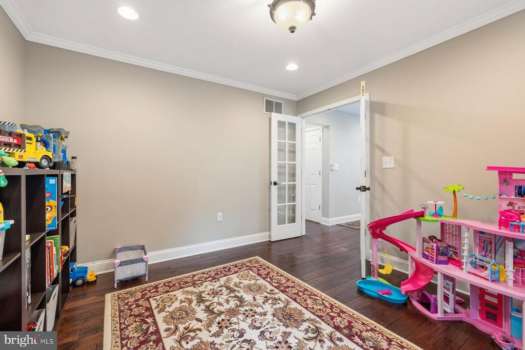 Image 16 of property listing at 6341 TWIN PONDS LN, Mount Airy, MD 21771