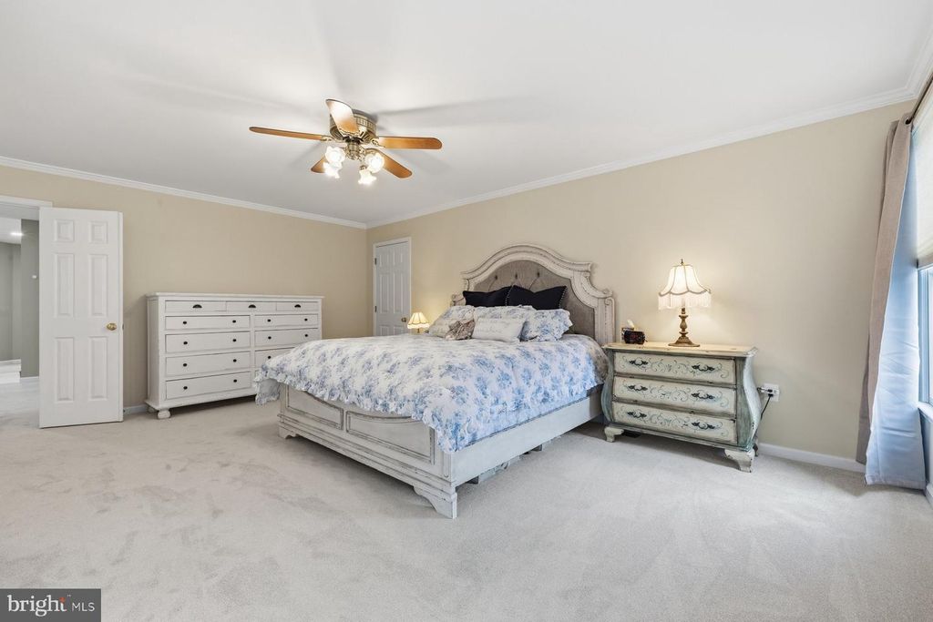 Image 20 of property listing at 6341 TWIN PONDS LN, Mount Airy, MD 21771