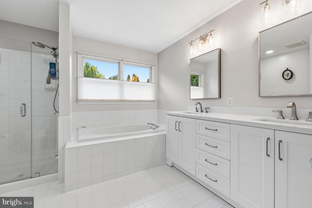 Image 23 of property listing at 6341 TWIN PONDS LN, Mount Airy, MD 21771