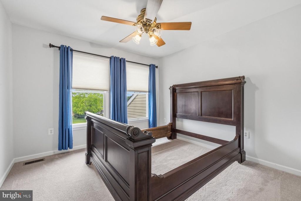 Image 24 of property listing at 6341 TWIN PONDS LN, Mount Airy, MD 21771