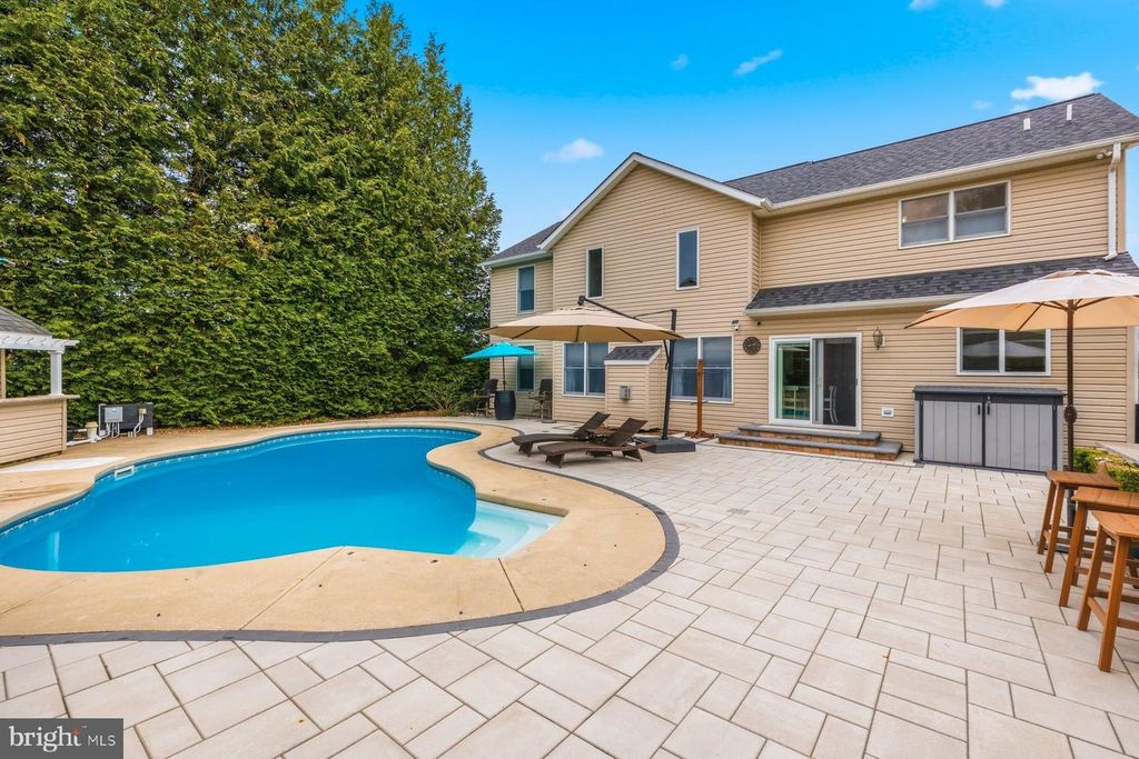 Image 3 of property listing at 6341 TWIN PONDS LN, Mount Airy, MD 21771