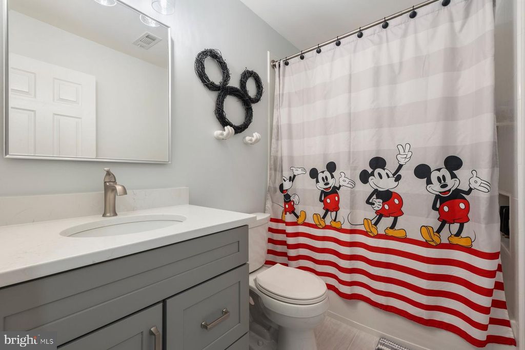 Image 30 of property listing at 6341 TWIN PONDS LN, Mount Airy, MD 21771