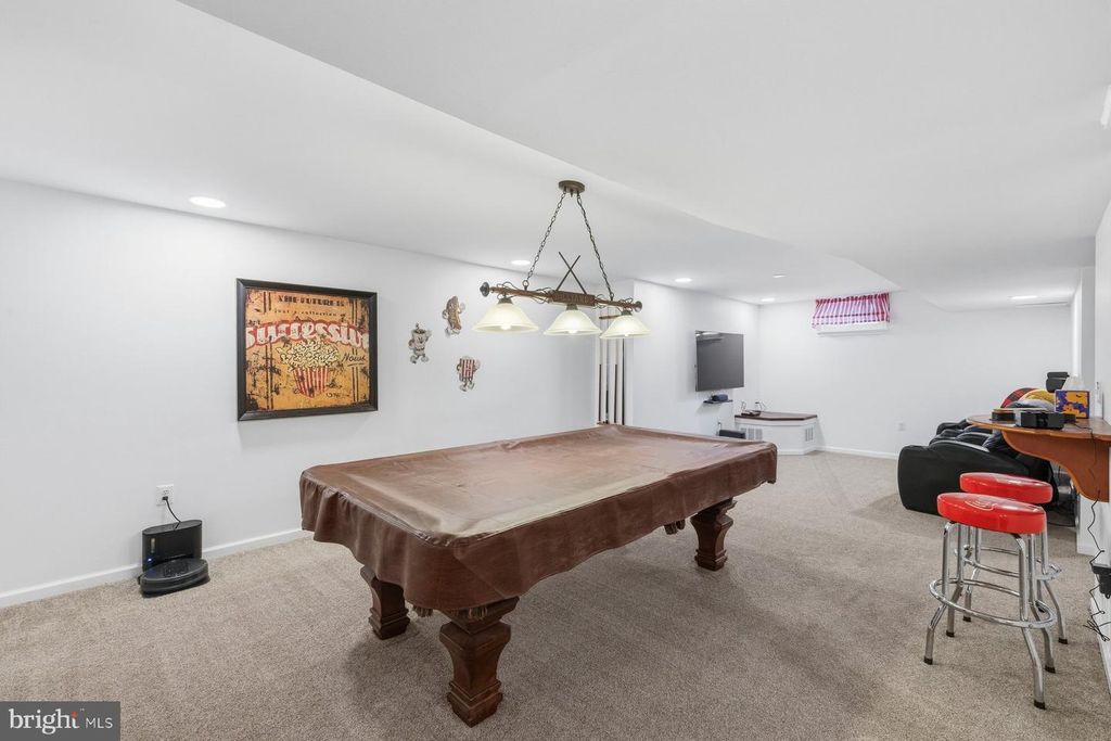 Image 32 of property listing at 6341 TWIN PONDS LN, Mount Airy, MD 21771