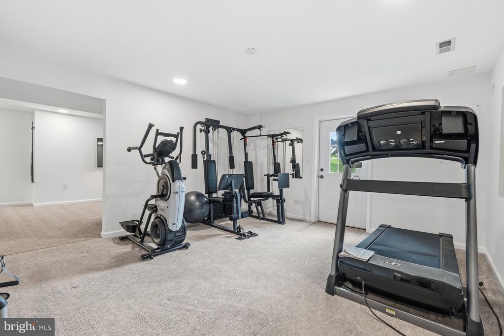 Image 37 of property listing at 6341 TWIN PONDS LN, Mount Airy, MD 21771