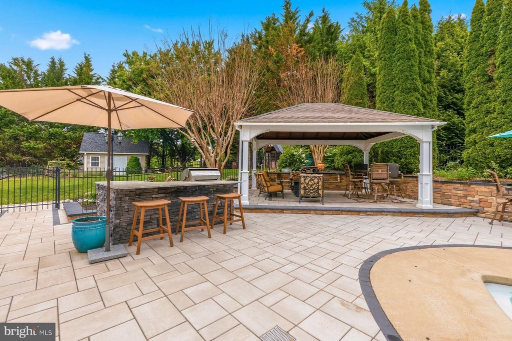 Image 38 of property listing at 6341 TWIN PONDS LN, Mount Airy, MD 21771