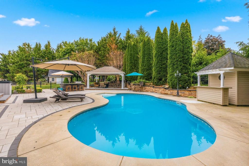 Image 40 of property listing at 6341 TWIN PONDS LN, Mount Airy, MD 21771