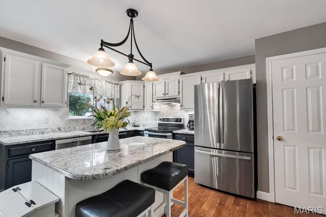 706 Summer Top Circle, Fenton, MO 63026